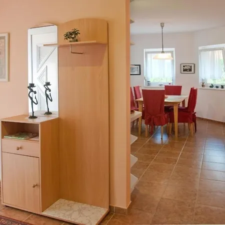 Hochwertiges In Mit Grill, Terrasse Und Pool Balatonbereny