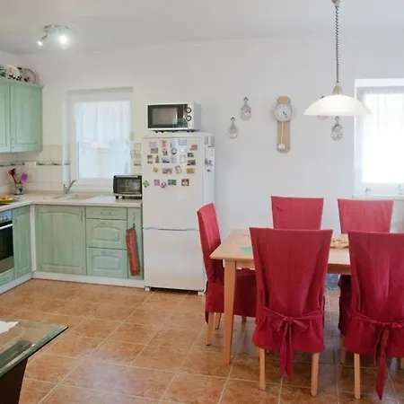 Holiday home Hochwertiges In Mit Grill, Terrasse Und Pool *