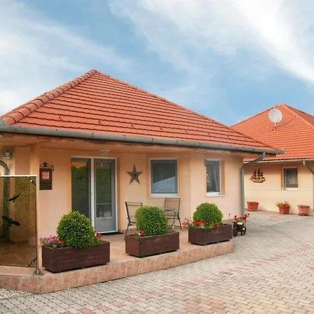 Hochwertiges In Mit Grill, Terrasse Und Pool *